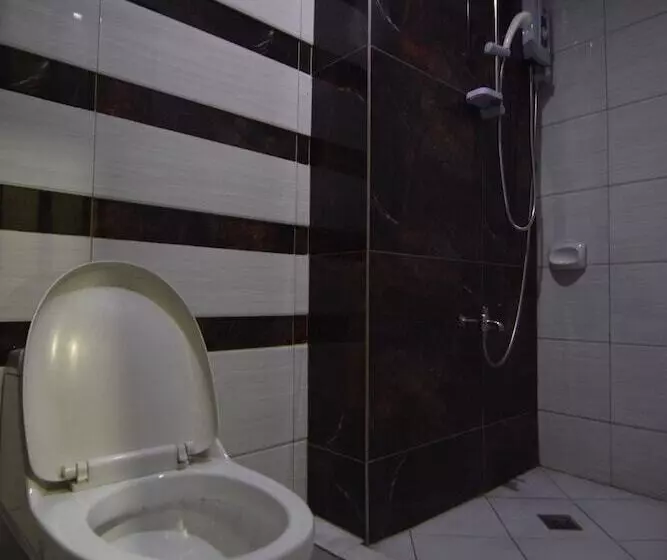 Cosmo Hotel   Kamuning