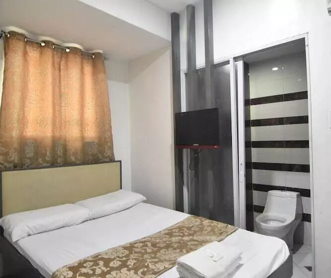 Cosmo Hotel   Kamuning