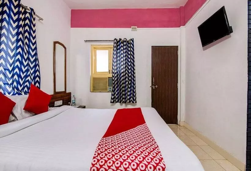 ホテル Anjum Holiday Home By Oyo Rooms