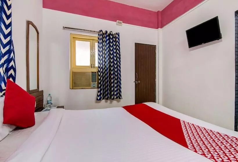 ホテル Anjum Holiday Home By Oyo Rooms