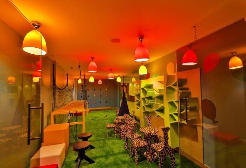 Hotel Annai Resorts & Spa