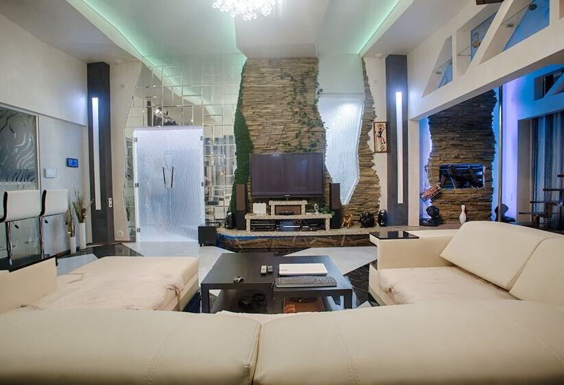 هتل Gostinitsa Kentavr