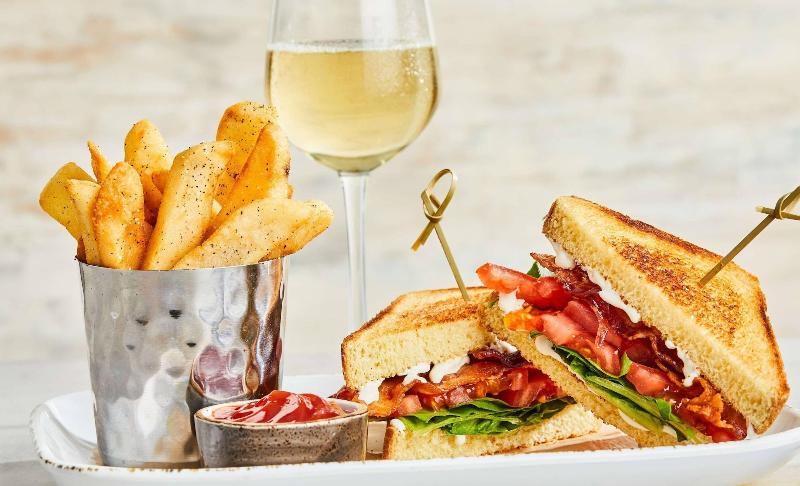 هتل Courtyard By Marriott Albany Airport