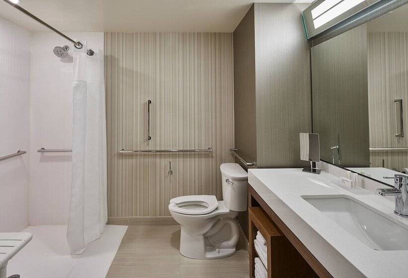 هتل Courtyard By Marriott Albany Airport