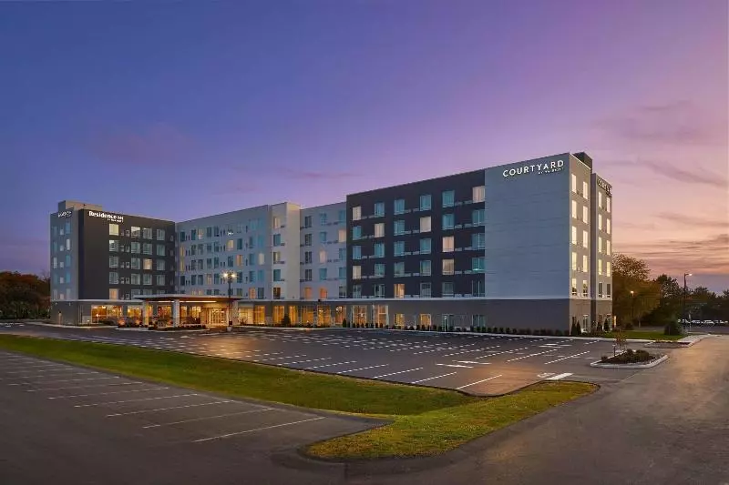 هتل Courtyard By Marriott Albany Airport