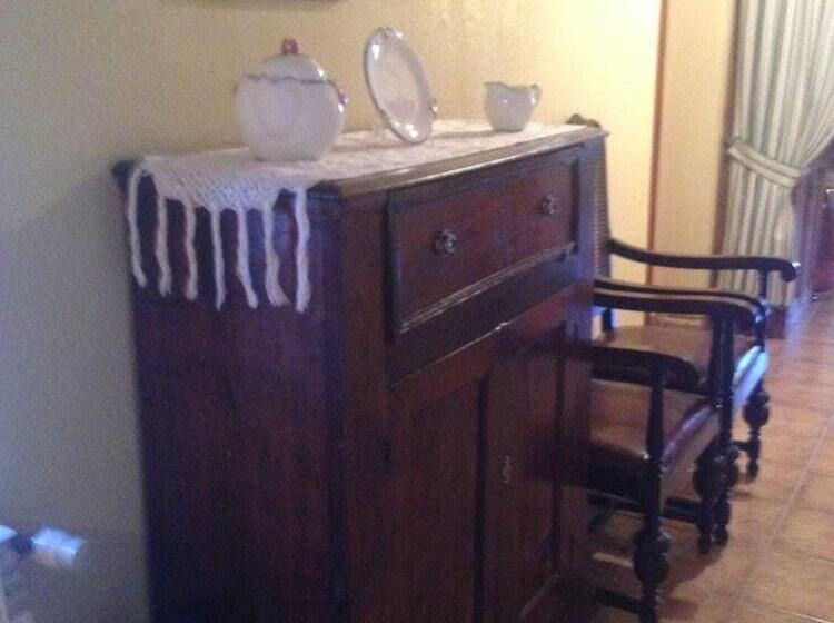 田舎風ホテル Valderejo Etxea