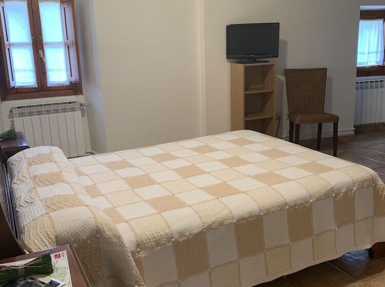 田舎風ホテル Valderejo Etxea