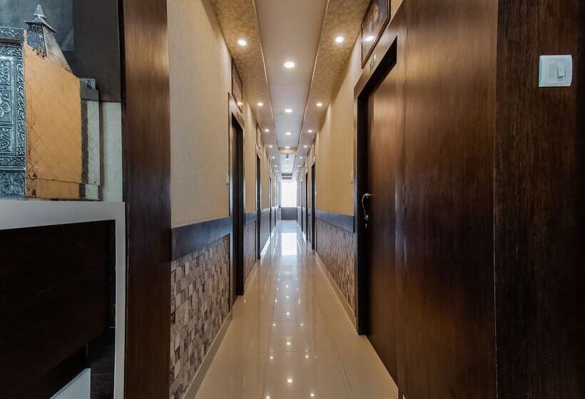 בית מלון כפרי The Legend Inn By Oyo Rooms