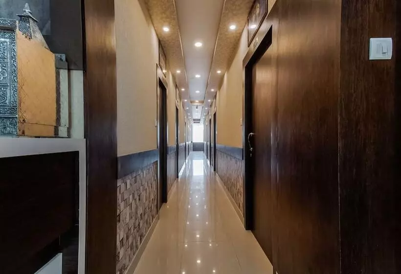 هتل The Legend Inn By Oyo Rooms