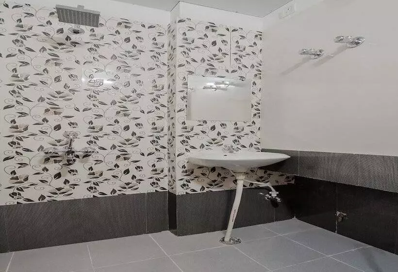 هتل The Legend Inn By Oyo Rooms