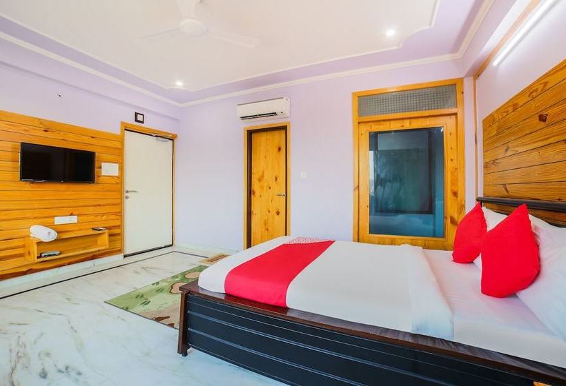 酒店 The Lodge B&b By Oyo Rooms