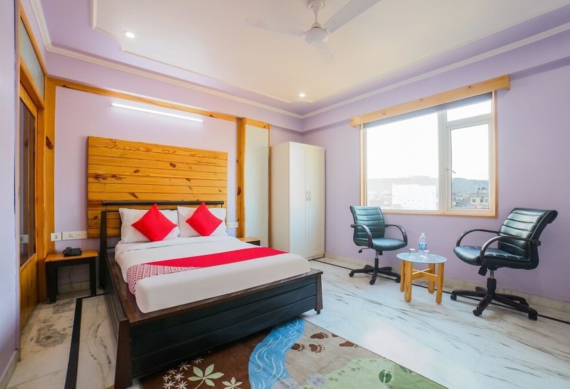 酒店 The Lodge B&b By Oyo Rooms