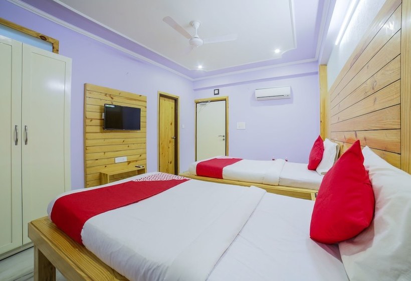 酒店 The Lodge B&b By Oyo Rooms