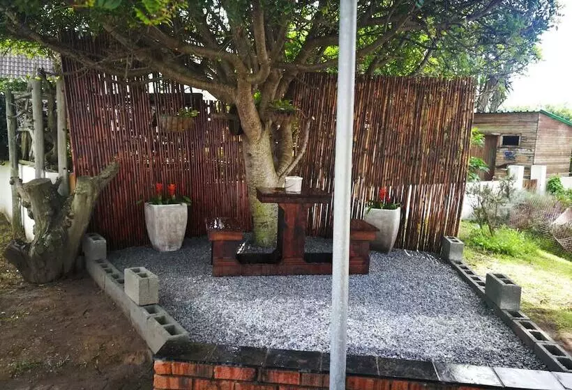 Majatalo Cove View Bed & Breakfast