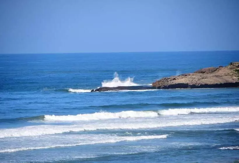 Majatalo Cove View Bed & Breakfast