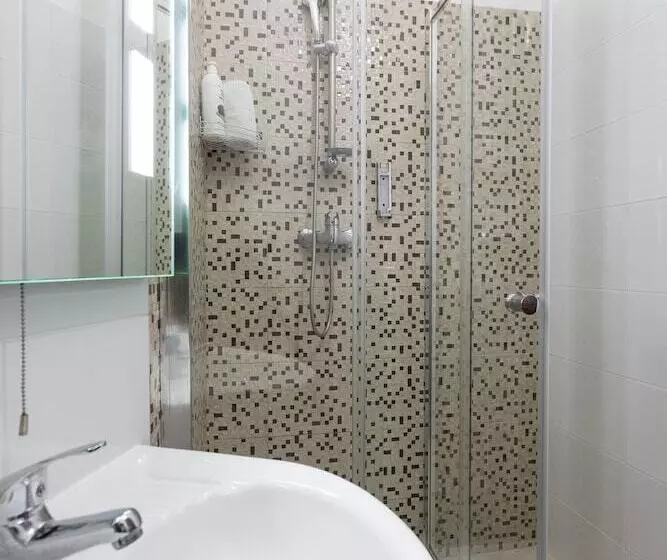 پانسیون Tarona Guesthouse