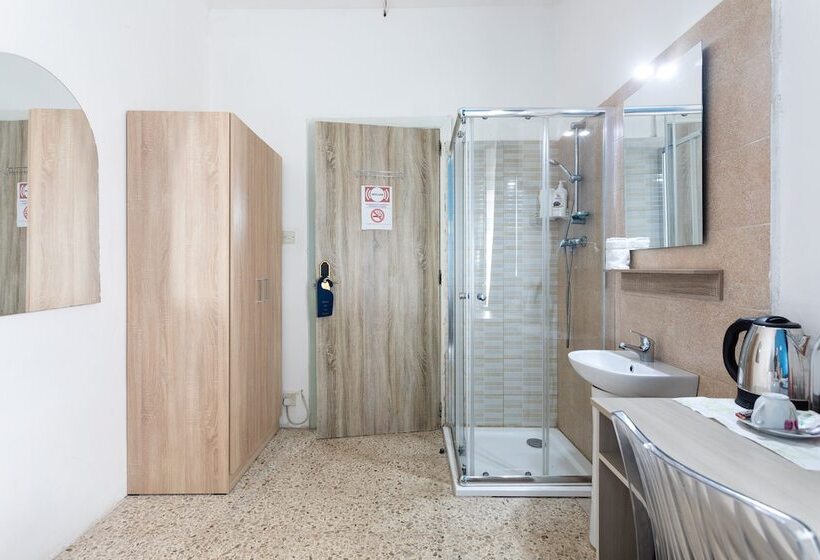 פנסיון Tarona Guesthouse