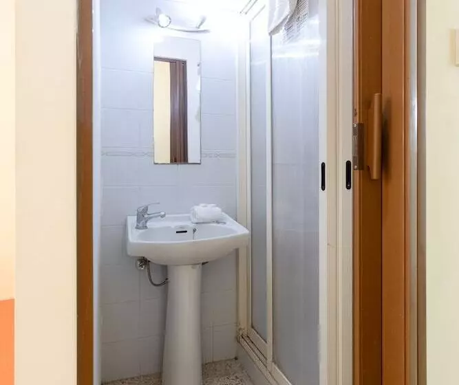 پانسیون Tarona Guesthouse