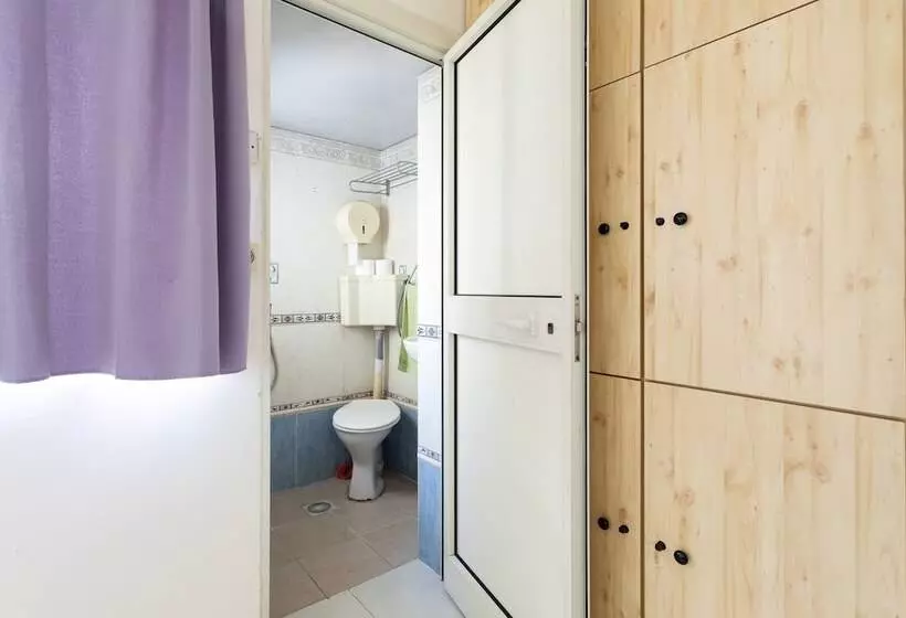پانسیون Tarona Guesthouse