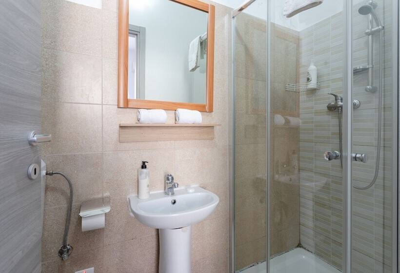 פנסיון Tarona Guesthouse