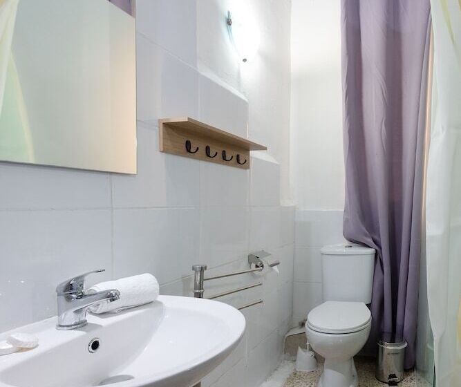 פנסיון Tarona Guesthouse