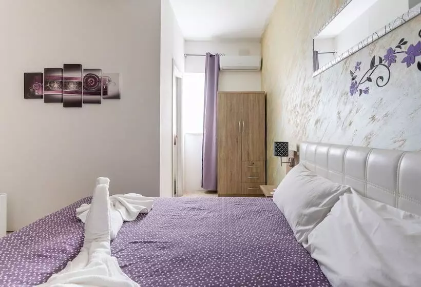 پانسیون Tarona Guesthouse