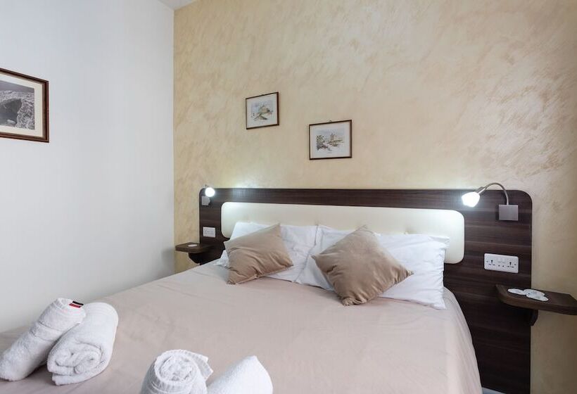 פנסיון Tarona Guesthouse