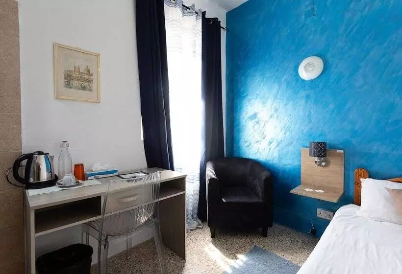 پانسیون Tarona Guesthouse