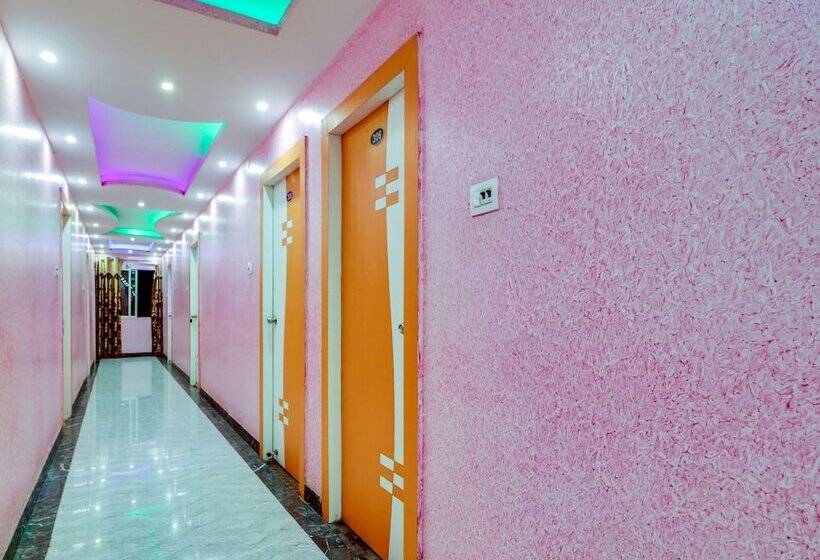 Triotel Hotels And Banquets Opc By Oyo Rooms