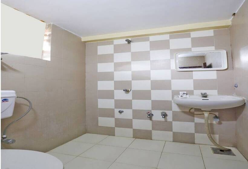 Triotel Hotels And Banquets Opc By Oyo Rooms