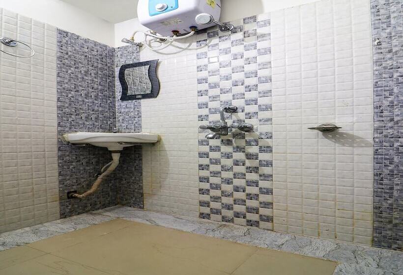 Triotel Hotels And Banquets Opc By Oyo Rooms