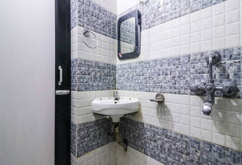 Triotel Hotels And Banquets Opc By Oyo Rooms