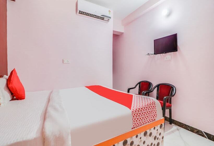 Triotel Hotels And Banquets Opc By Oyo Rooms