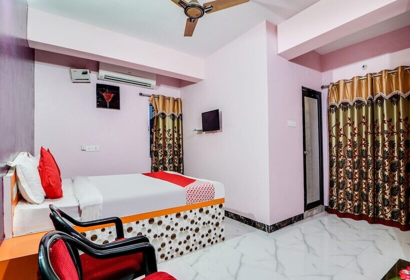 Triotel Hotels And Banquets Opc By Oyo Rooms