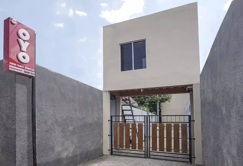 ユースホステル Eirini Family Homestay By Oyo Rooms