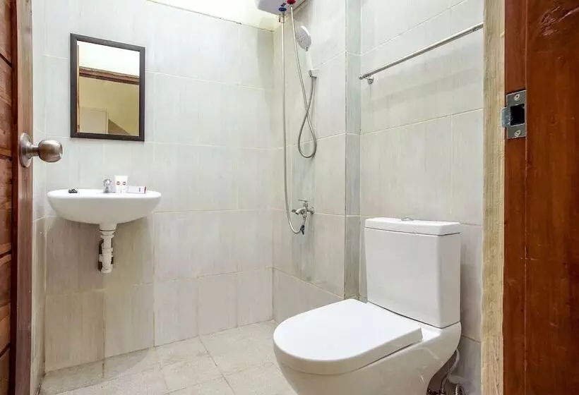 ユースホステル Eirini Family Homestay By Oyo Rooms