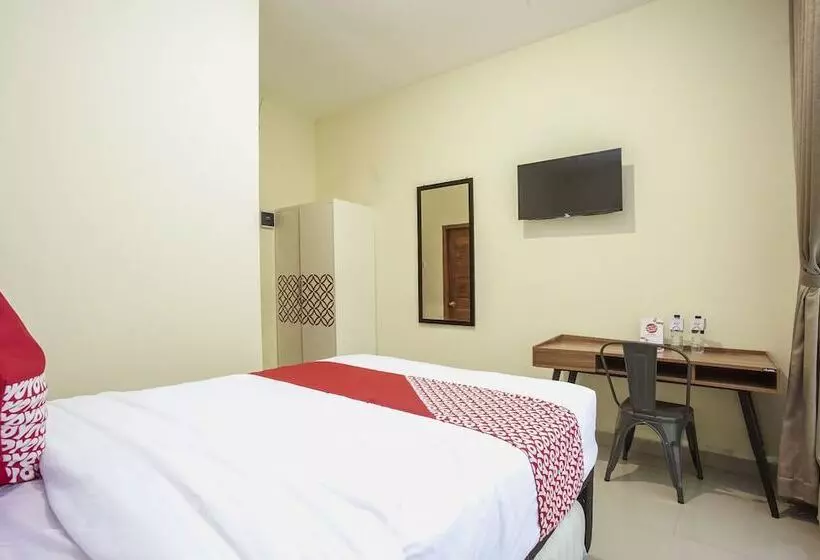 ユースホステル Eirini Family Homestay By Oyo Rooms