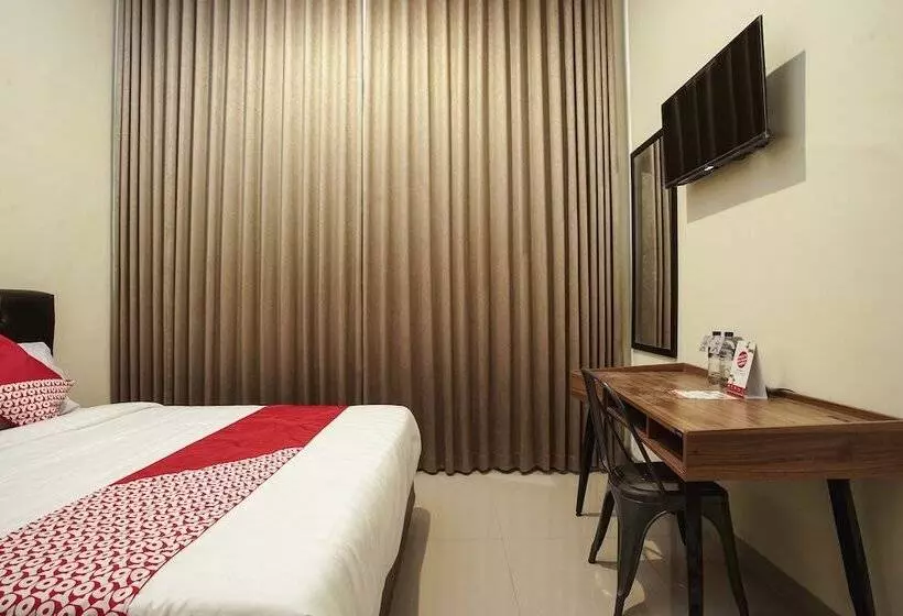 ユースホステル Eirini Family Homestay By Oyo Rooms