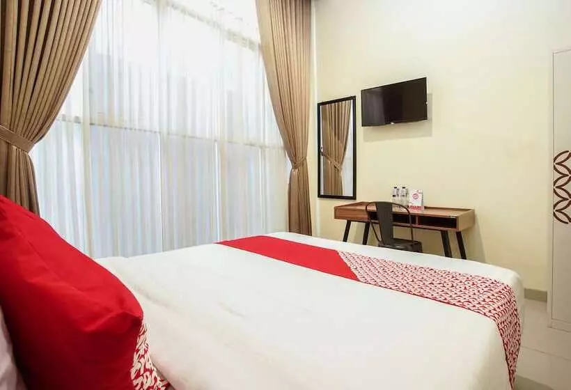 ユースホステル Eirini Family Homestay By Oyo Rooms