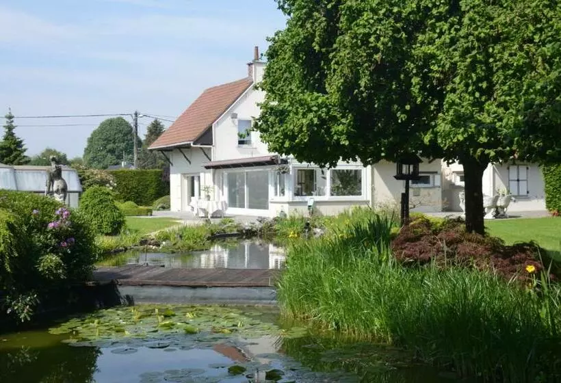 Aamiaismajoitus (B&B) Jardin Du Marais