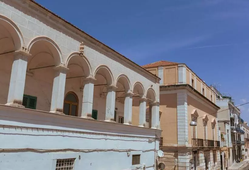 Aamiaismajoitus (B&B) D Angiò Rooms Manfredi Homes&villas