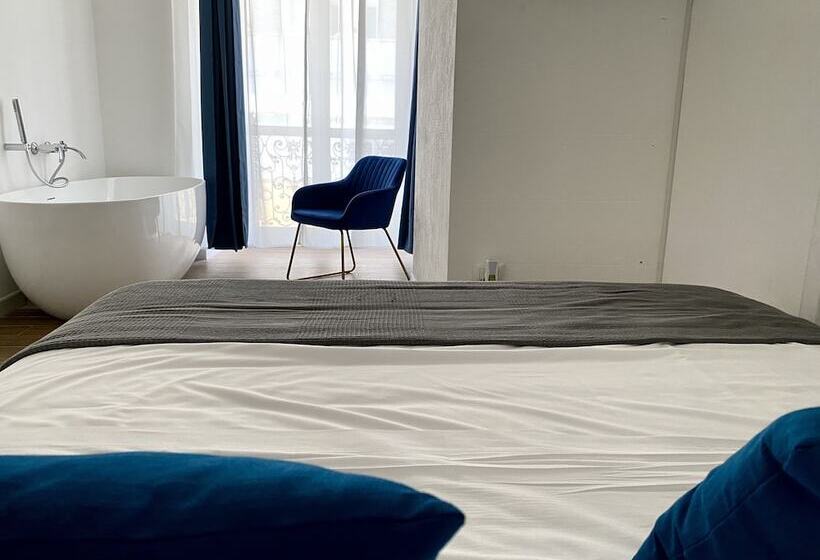 ベッドアンドブレックファースト D Angiò Rooms Manfredi Homes&villas