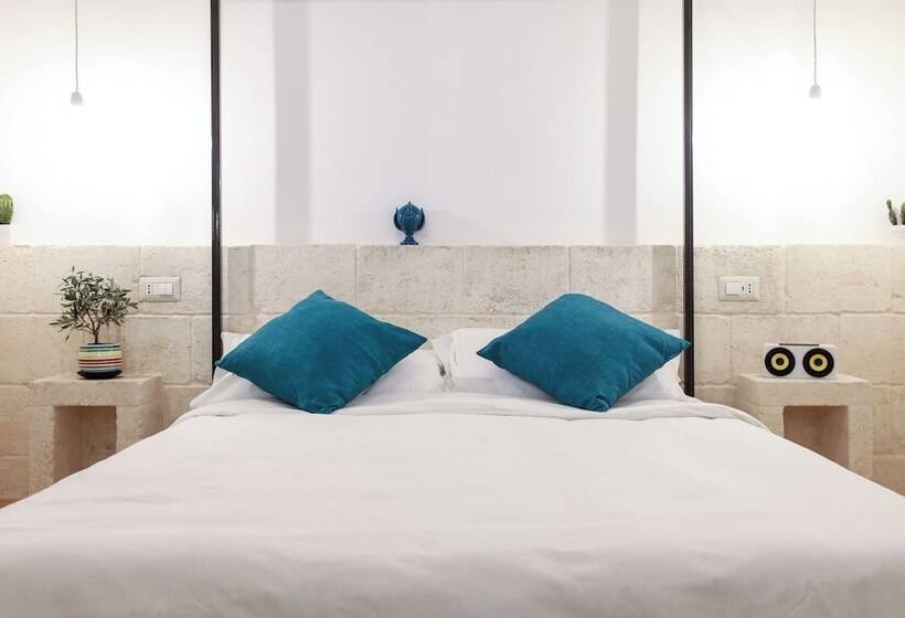 ベッドアンドブレックファースト D Angiò Rooms Manfredi Homes&villas