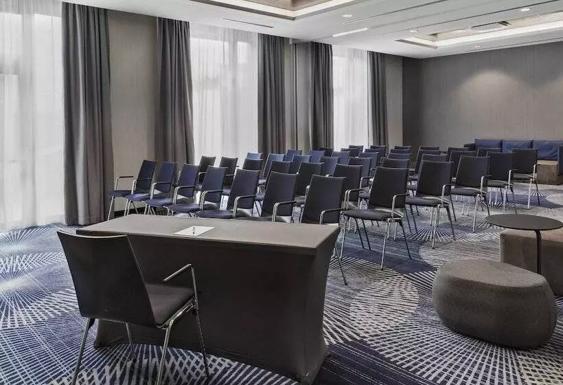 Hotelli Courtyard By Marriott Hamburg City