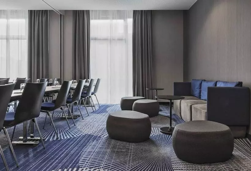 Hotelli Courtyard By Marriott Hamburg City