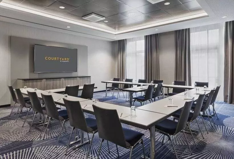Hotelli Courtyard By Marriott Hamburg City