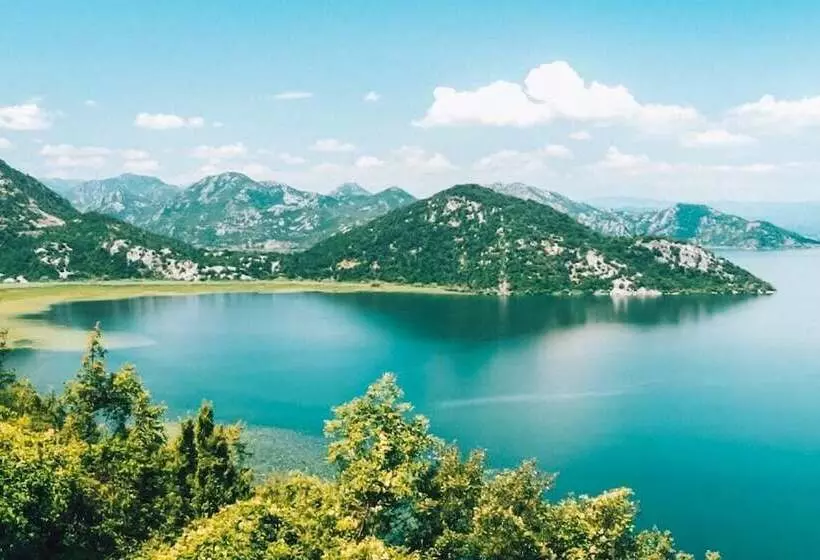 Hotelli Mali I Robit