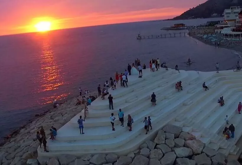 Hotelli Mali I Robit