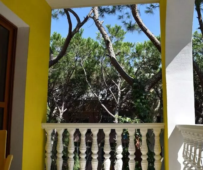 Hotelli Mali I Robit