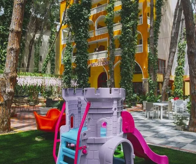 Hotelli Mali I Robit